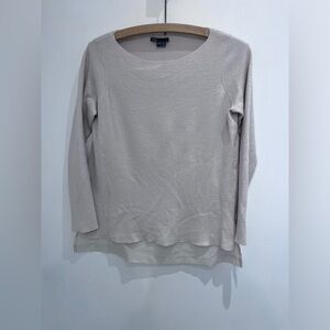 Vince wool and polyester back long sleeve size small beige/cream color